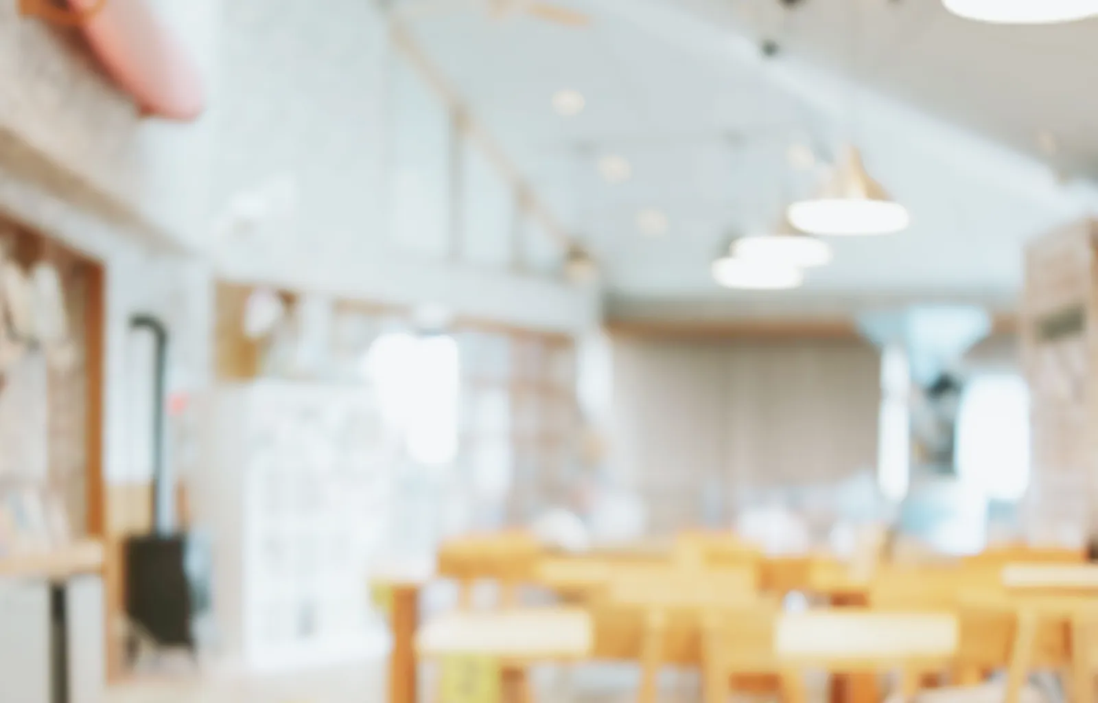 自慢の店内と料理